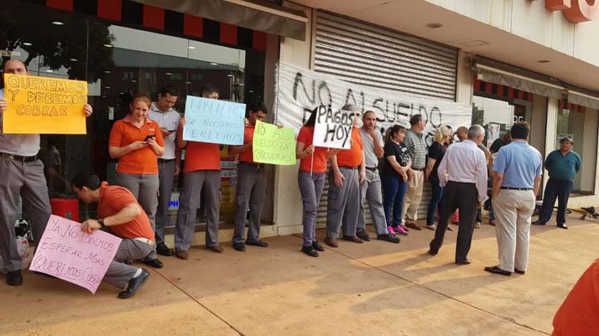 Los trabajadores de la cadena también figuran como acreedores privilegiados y buscan cobrar sus deudas en marzo próximo