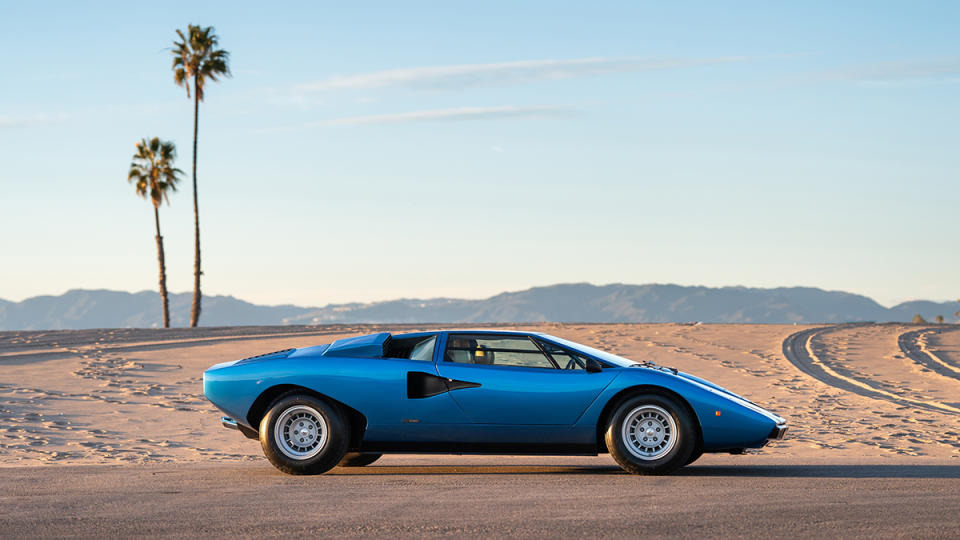 The Lamborghini Countach LP400 “Periscopio” from the side