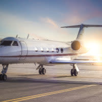 Wir stellen euch die teuersten Privatjets der Stars vor.