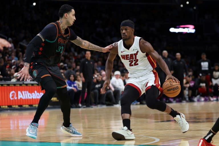 The NBA's <a class="link " href="https://sports.yahoo.com/nba/teams/miami/" data-i13n="sec:content-canvas;subsec:anchor_text;elm:context_link" data-ylk="slk:Miami Heat;sec:content-canvas;subsec:anchor_text;elm:context_link;itc:0">Miami Heat</a> and <a class="link " href="https://sports.yahoo.com/nba/teams/washington/" data-i13n="sec:content-canvas;subsec:anchor_text;elm:context_link" data-ylk="slk:Washington Wizards;sec:content-canvas;subsec:anchor_text;elm:context_link;itc:0">Washington Wizards</a> will play an NBA regular-season game in Mexico City next November, the NBA announced, with another possible showdown between Miami's <a class="link " href="https://sports.yahoo.com/nba/players/4912/" data-i13n="sec:content-canvas;subsec:anchor_text;elm:context_link" data-ylk="slk:Jimmy Butler;sec:content-canvas;subsec:anchor_text;elm:context_link;itc:0">Jimmy Butler</a>, right, and Washington's <a class="link " href="https://sports.yahoo.com/nba/players/5840/" data-i13n="sec:content-canvas;subsec:anchor_text;elm:context_link" data-ylk="slk:Kyle Kuzma;sec:content-canvas;subsec:anchor_text;elm:context_link;itc:0">Kyle Kuzma</a>, left (Patrick Smith)