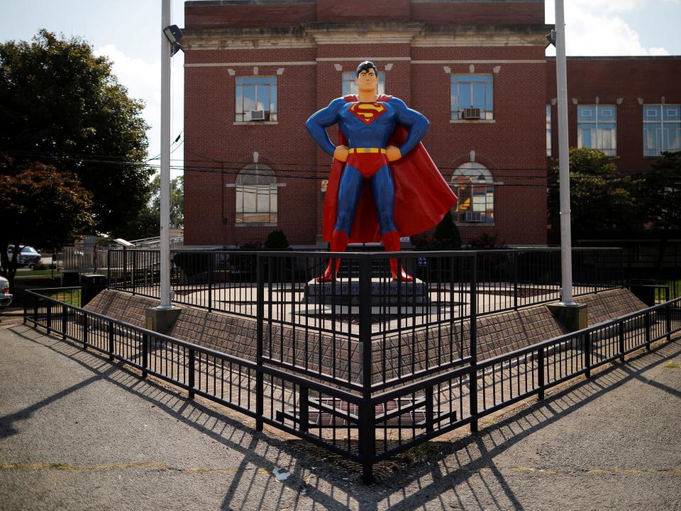 giant superman statue metropolis illinois