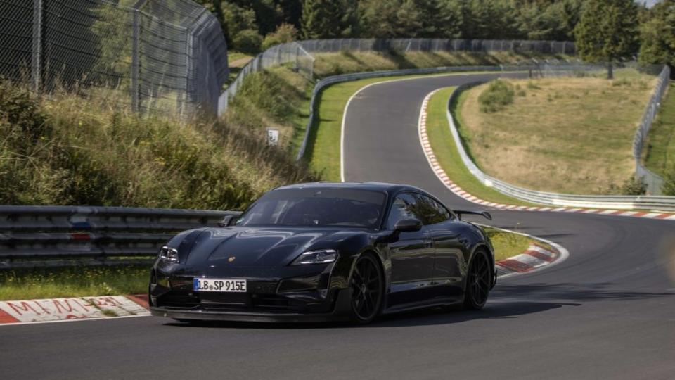 Taycan先前於Nürburgring Nordschleife紐柏林北環賽道刷新圈數。(圖片來源/ Porsche)