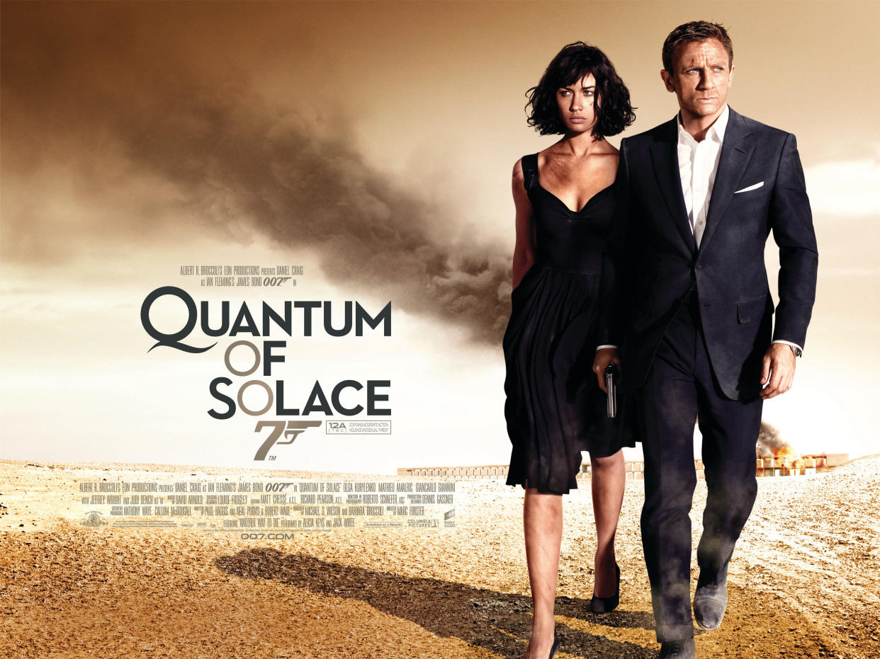 QUANTUM OF SOLACE, British poster art, Daniel Craig, 2008. ©MGM/courtesy Everett Collection