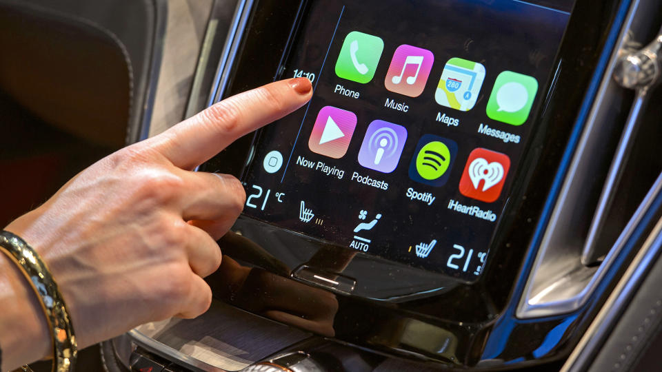 apple carplay being used wirelessly