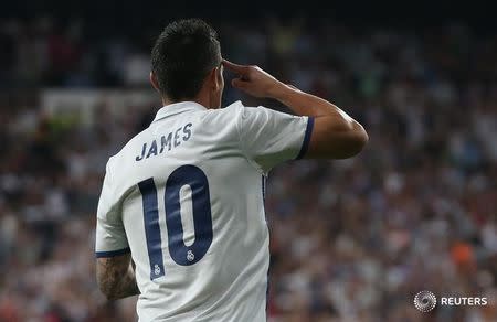 Football Soccer - Real Madrid v FC Barcelona - Spanish Liga Santander - Santiago Bernabeu, Madrid, Spain - 23/4/17 Real Madrid's James Rodriguez celebrates scoring their second goal Reuters / Sergio Perez Livepic - RTS13LF2