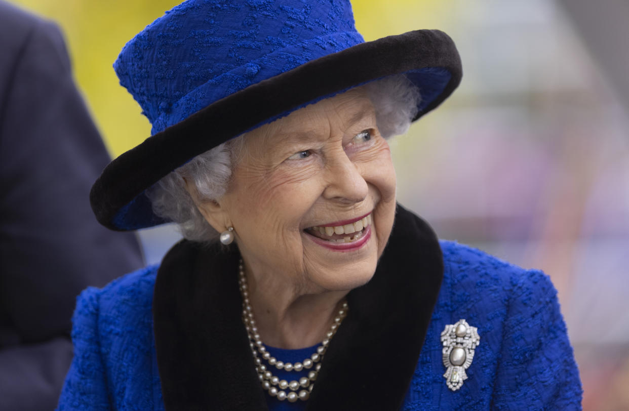 Photo by: KGC-09/STAR MAX/IPx 2021 10/16/21 Queen Elizabeth II attends Champions Day at Ascot Racecourse.