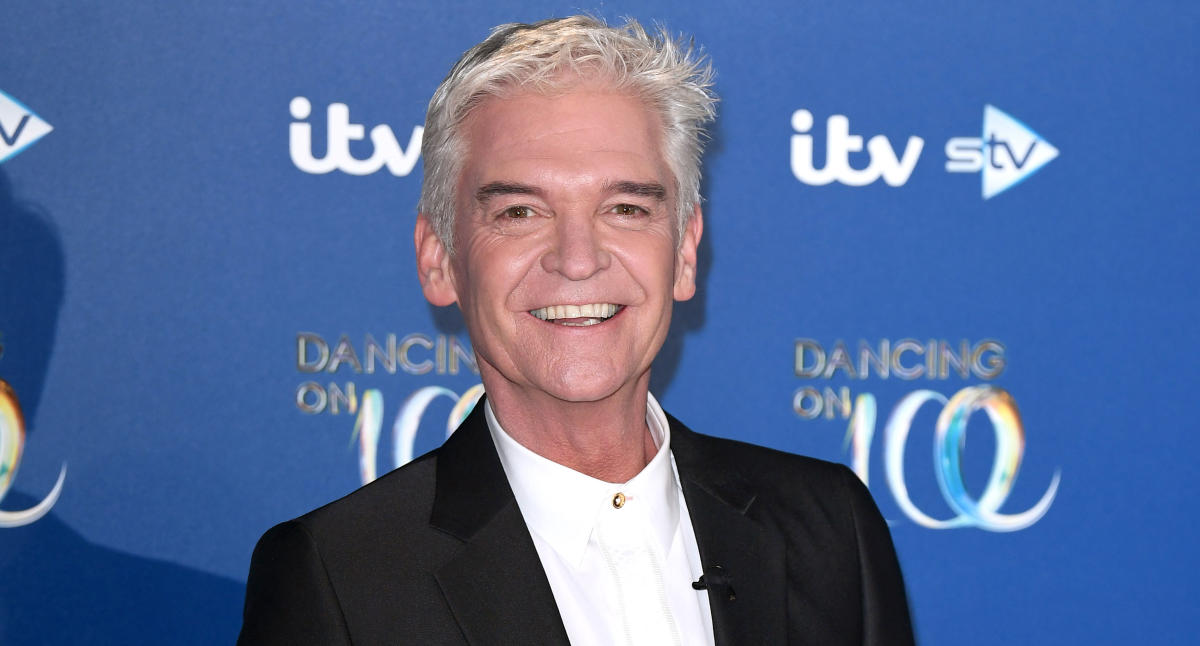 Phillip Schofield Paused Doi Rehearsals To Address His Coming Out 