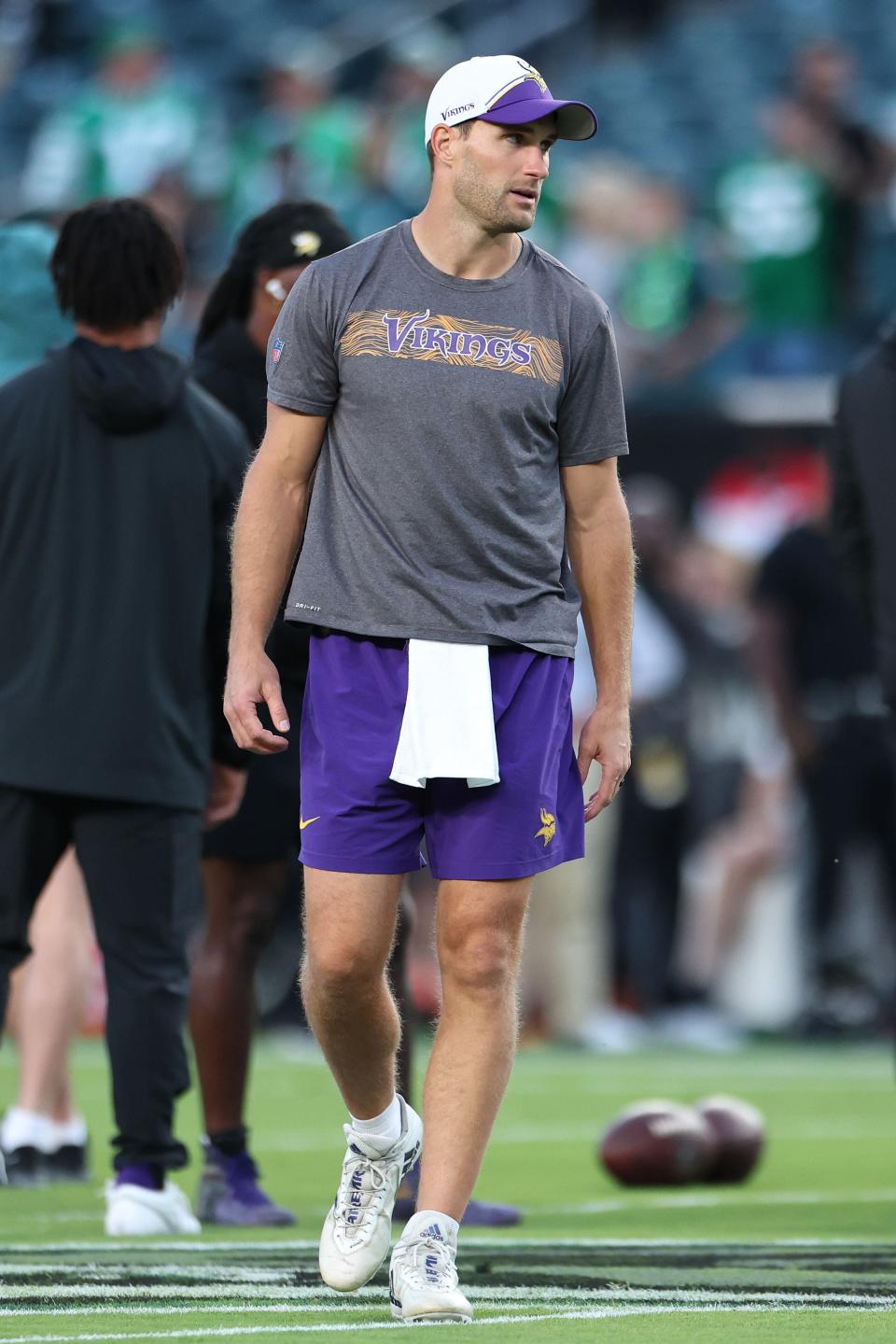 PHILADELPHIA, PENNSYLVANIA - SEPTEMBER 14: Kirk Cousins #8 of the Minnesota Vikings warms up before the game against the Philadelphia Eagles at Lincoln Financial Field on September 14, 2023 in Philadelphia, Pennsylvania. (Photo by Tim Nwachukwu/Getty Images)