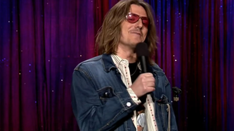 Mitch HEdberg doing standup on NBC