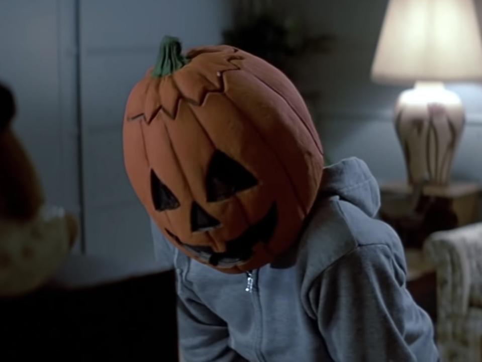 scene from halloween 3 season of the witch