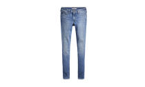 <p>711 Skinny Jeans, $90,<a rel="nofollow noopener" href="https://www.levi.com/US/en_US/clothing/women/jeans/711-skinny-jeans/p/188810184" target="_blank" data-ylk="slk:levi.com;elm:context_link;itc:0;sec:content-canvas" class="link "> levi.com</a> </p>