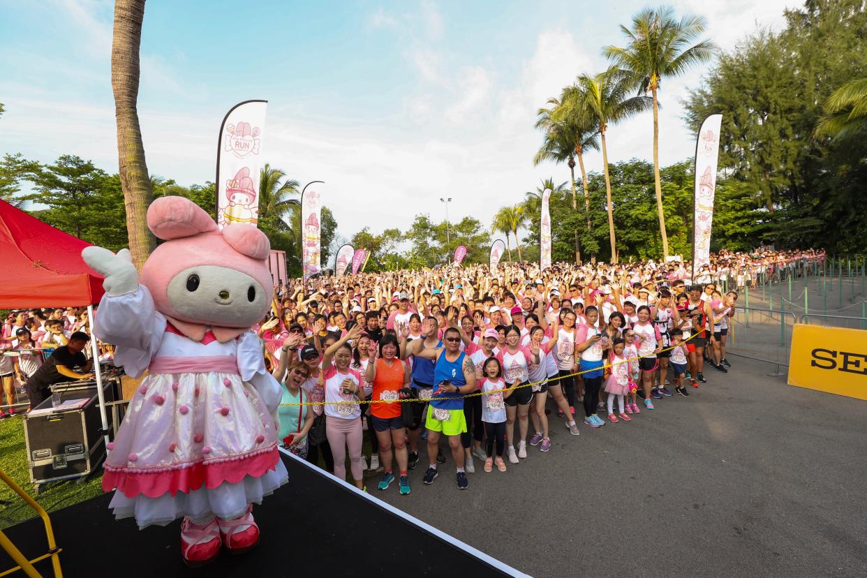 My Melody Run participants getting ready for the flag-off at Palawan Green in Sentosa. (PHOTO: Pink Apple)