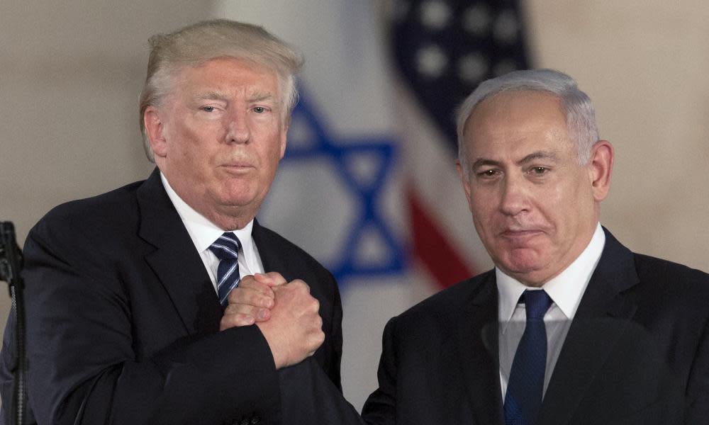 Donald Trump and Benjamin Netanyahu shake hands at the Israel museum in Jerusalem on 23 May 2017