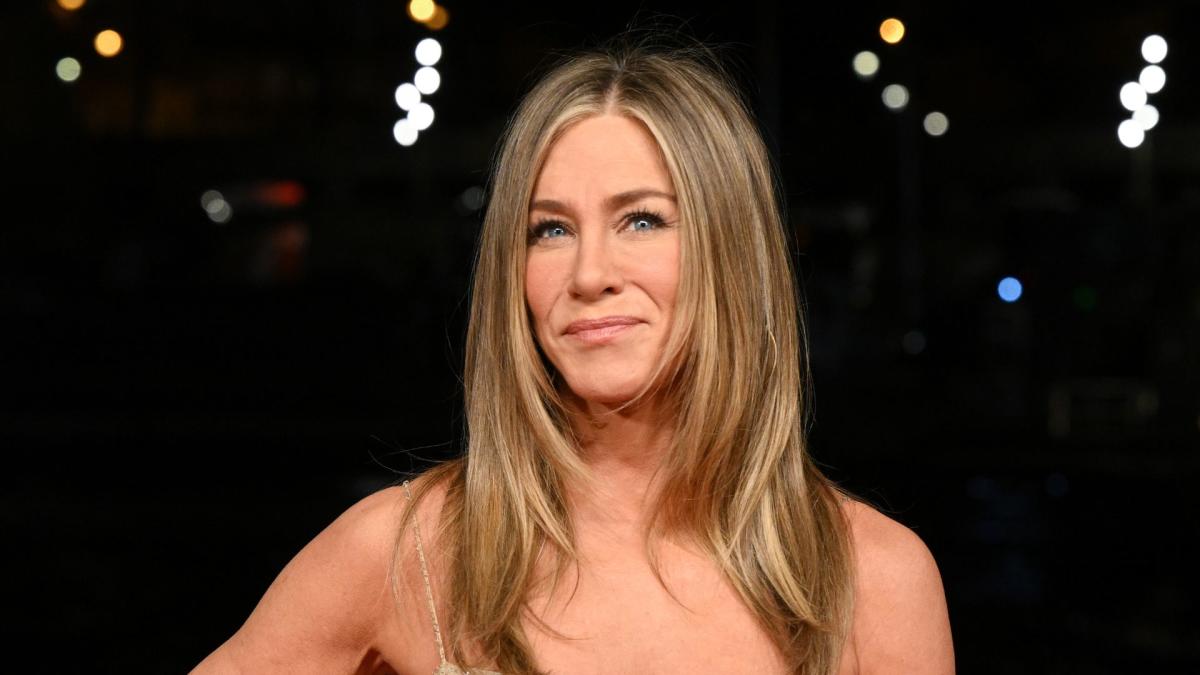 Jennifer Aniston Hardcore Porn - Jennifer Aniston's nude spaghetti strap dress is too elegant for words and  we're *obsessed* with her fresh blonde highlights