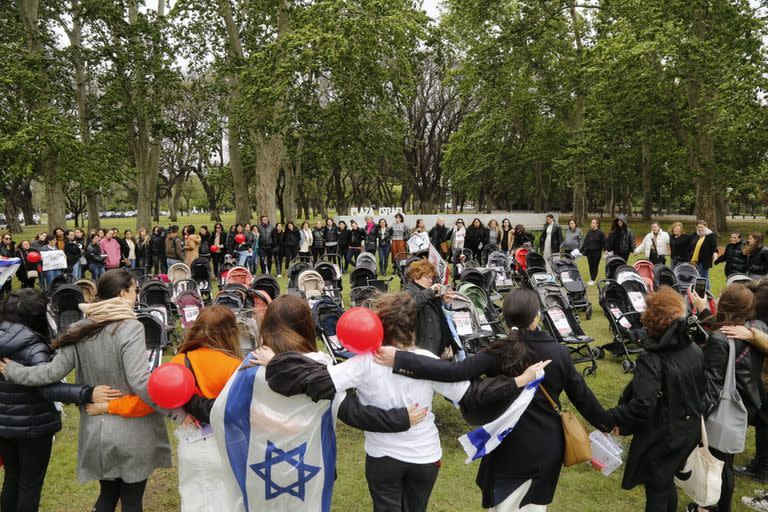 Acto de la comunidad judía en Plaza Israel