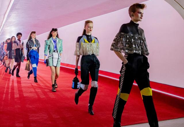 Watch The Louis Vuitton Women's Cruise 2023 Collection Show Live