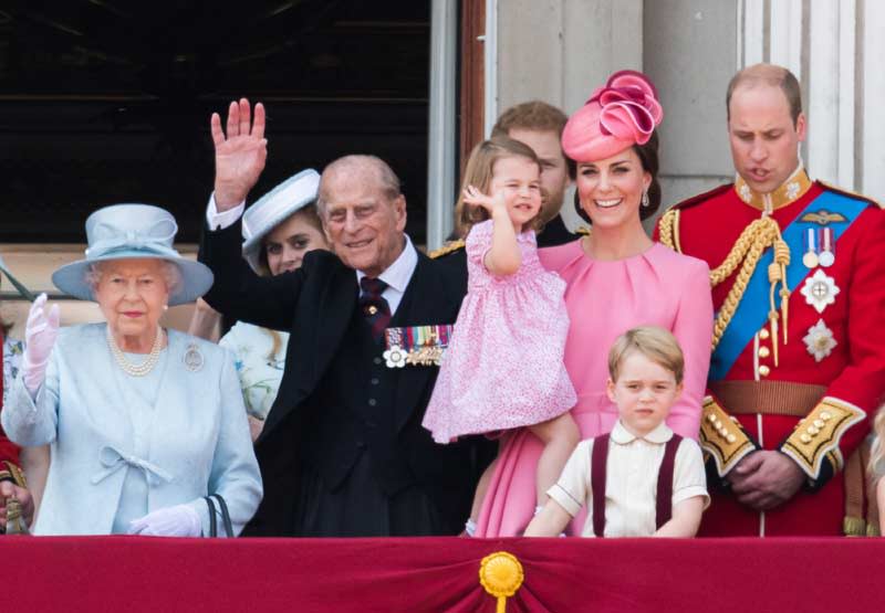 Isabel II, Felipe de Edimburgo, los duques de Cambridge y sus hijos