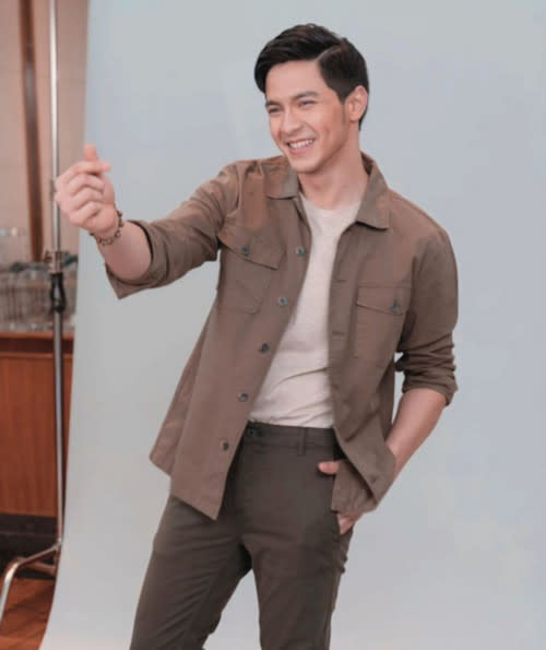 Alden Richards sends his love to his fans