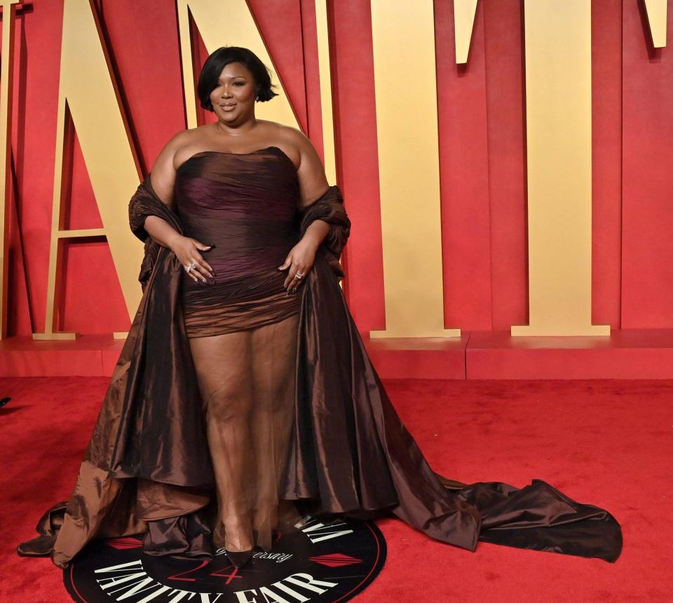 Lizzo en la fiesta de los Oscar de Vanity Fair 2024