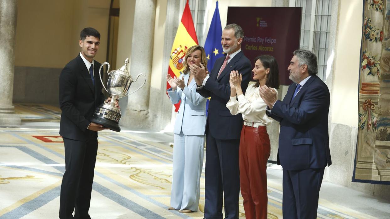 the king and queen of spain preside over the presentation of the national sports awards 2022