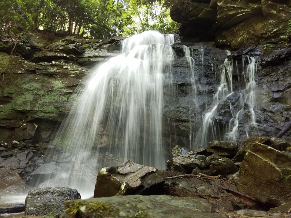 Kates Falls Trail is a short, but steep and strenuous trail with picturesque views in the Glades Creek area of New River Gorge.