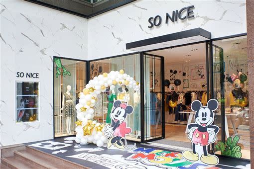 SO NICE與迪士尼聯名，將南京東路三段整間店變身台北迪士尼樂園。（圖／SO NICE提供）