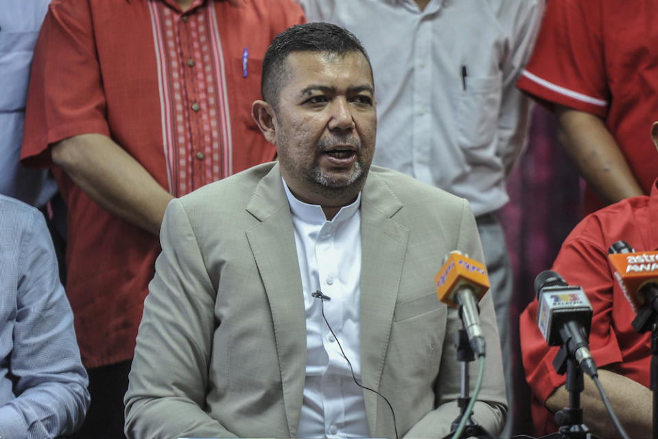 Datuk Marzuki Yahya speaks to media during a press conference at Bersatu's headquarters in Petaling Jaya January 8, 2020. — Picture by Shafwan Zaidon