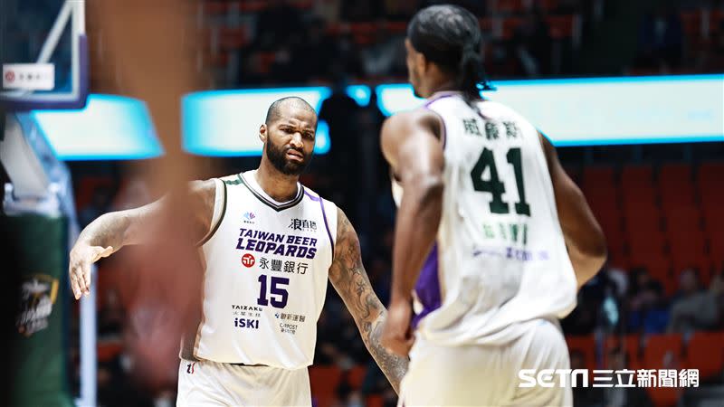 「表弟」卡森斯（DeMarcus Cousins）和隊友相處相當融洽。（資料圖／記者劉彥池攝影）