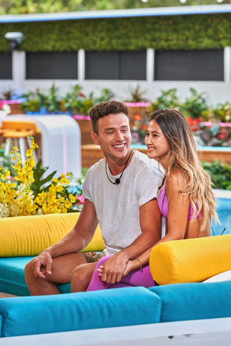 Will Moncada (left) and Kyra Lizama talk to their families on Season 3, Episode 26, of "Love Island."