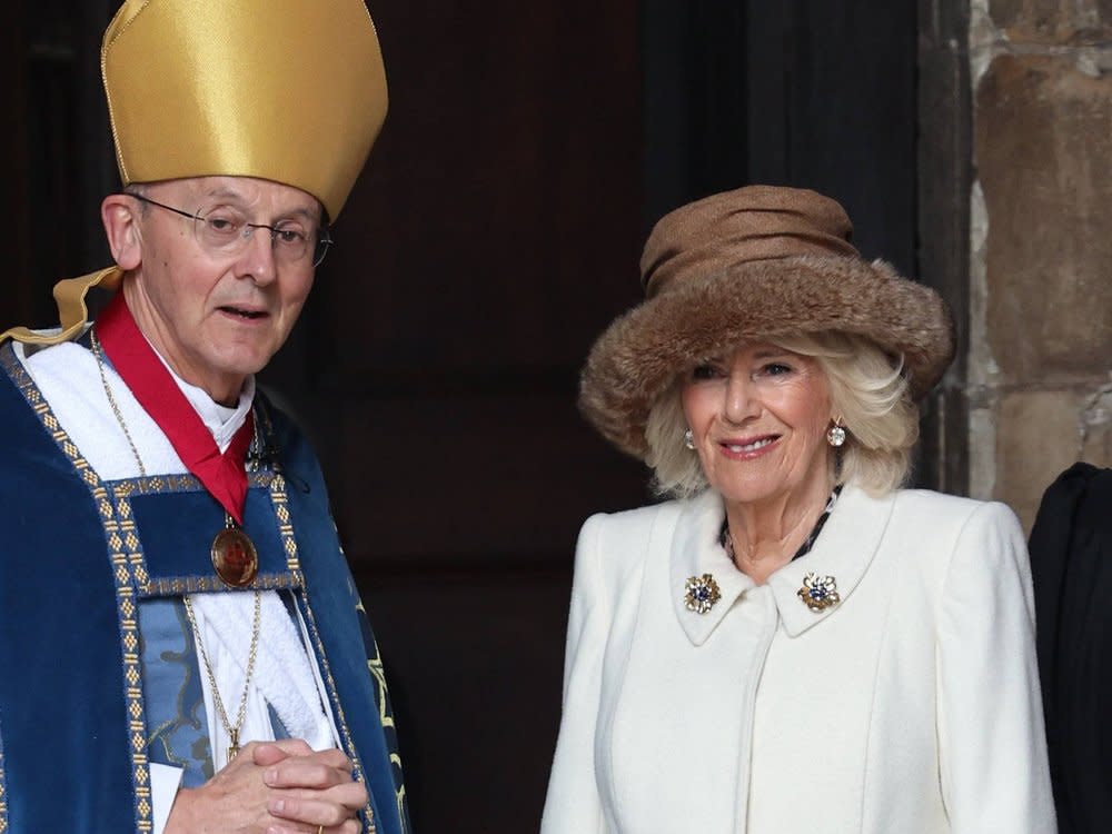 Königin Camilla vor der Kathedrale von Worcester. (Bild: imago images/i Images)