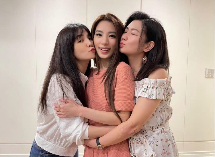 Selina驚喜宣布懷孕喜訊，好姊妹Ella、田馥甄也送上祝福。（圖／翻攝自Selina IG）