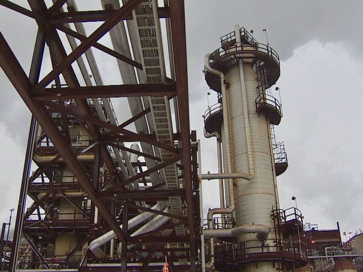 The Quest Carbon Capture and Storage facility at Shell's Scotford complex northeast of Edmonton. (Kyle Bakx/CBC - image credit)