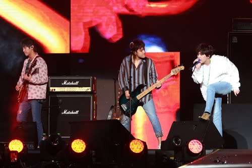 FT Island rocking the stage in Malaysia once again.