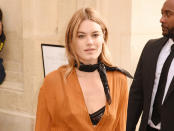 <p>En décembre dernier, la jolie Camille Rowe a défilé pour Victoria’s Secret au Grand Palais à Paris. Elle est également le visage du parfum Poison Girl de<em> Dior</em>.<br> Crédit photo : Abaca </p>