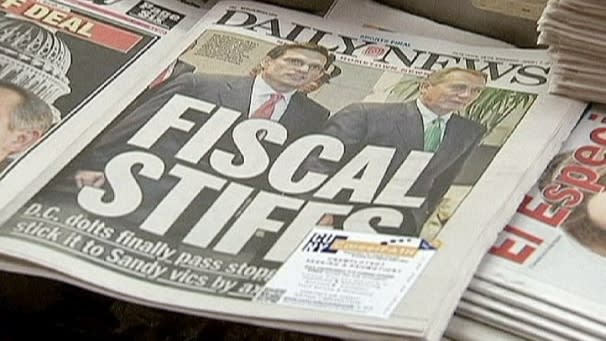 <b>Gennaio</b><br> 3 - Le borse di tutto il mondo brindano al voto della Camera dei Rappresentanti degli Stati Uniti, grazie al quale gli Usa evitano il cosiddetto Fiscal Cliff, l'abisso fiscale che comporterebbe pesanti tagli alla spesa pubblica. Piazza Affari è la migliore d'Europa (+3,8%).<br> 11 - Il tasso del Bot scende ai minimi dal gennaio 2010, passando dall'1,45 allo 0,86%. Lo spread Btp-Bund scende sotto quota 260 punti base.<br> 15 - Il gruppo Generali vara il piano industriale 2013-2015, focalizzato più sulla redditività che sulle relazioni. L'obiettivo del ceo del Leone, Mario Greco, è il ritorno sull'investimento anche a costo di rompere con le logiche del passato.<br> 23 - L'ex presidente del Monte dei Paschi di Siena, Giuseppe Mussari, lascia la guida dell'Associazione Bancaria Italiana dopo che i vertici dell'istituto senese hanno cominciato a setacciare alcuni contratti derivati stipulati dalla vecchia gestione del Monte dei Paschi di Siena. La Banca d'Italia accende un faro sull'istituto di credito toscano e il titolo Monde dei Paschi perde il 5,7% sul listino di Piazza Affari.