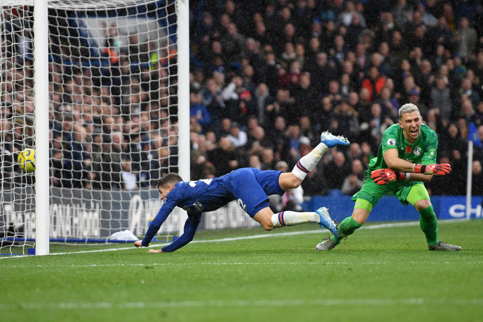 Christian Pulisic makes it 2-0 from close range. (Photo by Mike Hewitt/Getty Images)