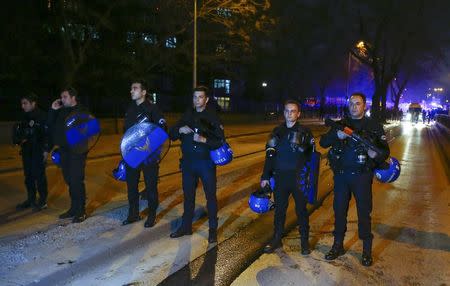 Turkish police officers block a street after an explosion in Ankara, Turkey February 17, 2016. REUTERS/Umit Bektas