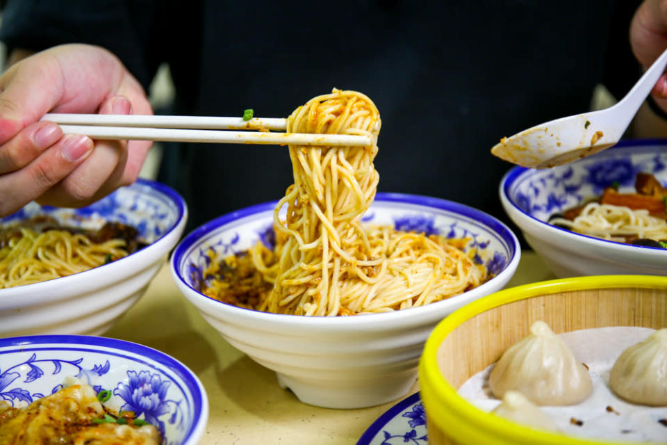 wang's noodle &amp; dumpling house - sichuan dan dan noodles