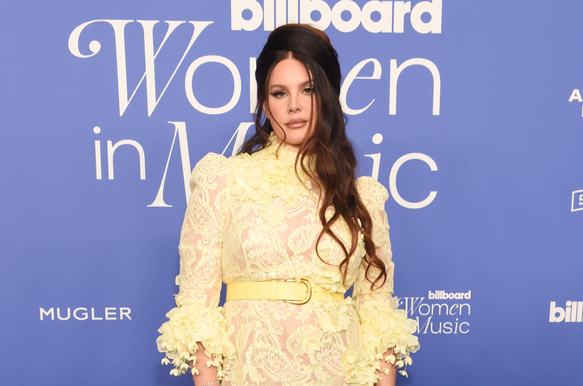 Lana Del Rey Accepts 2023 Billboard Women in Music Visionary Award
