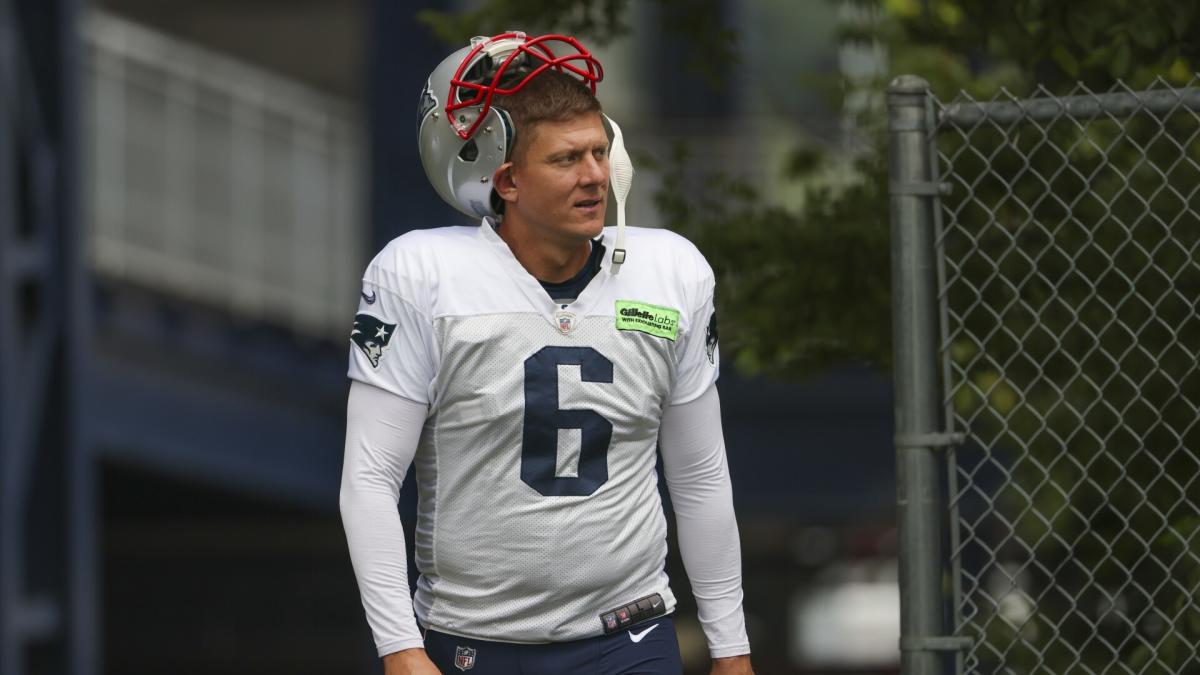 Titans tab Nick Folk as starter after sending Cade York to practice squad:  'He's our kicker,' Mike Vrabel says 