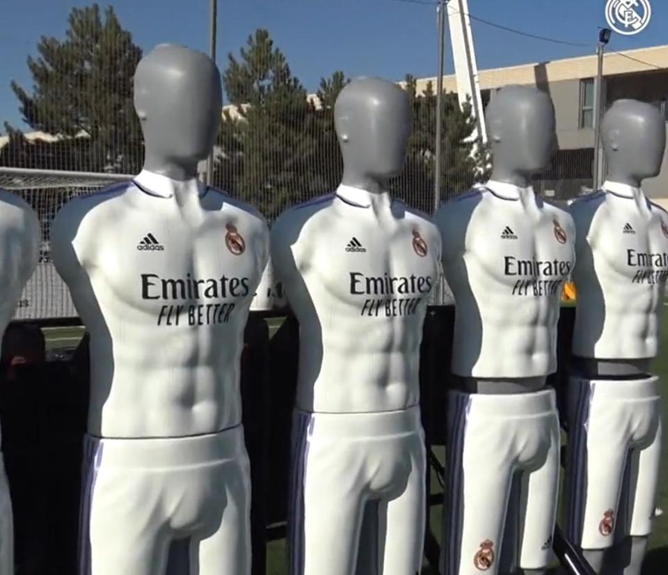 Objeto foi divulgado nas redes sociais do Real Madrid e chamou a atenção dos fãs. Foto: (Reprodução/Real Madrid)