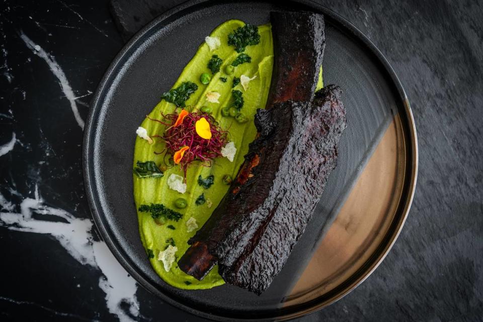 Short Rib with Bone on mashed peas with ginger and aioli at Wayku.