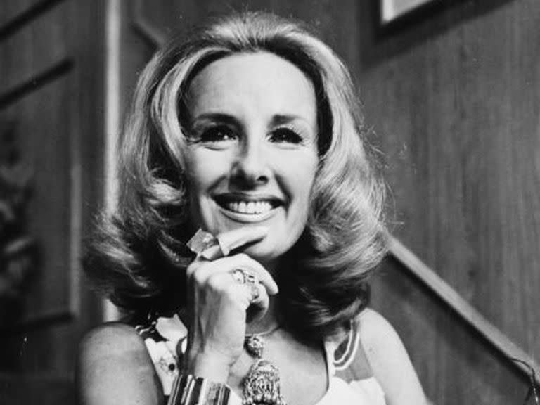 En mayo de 1971, en el primer programa de la tercera temporada de Almorzando con Mirtha Legrand, trasmitido por Canal 9