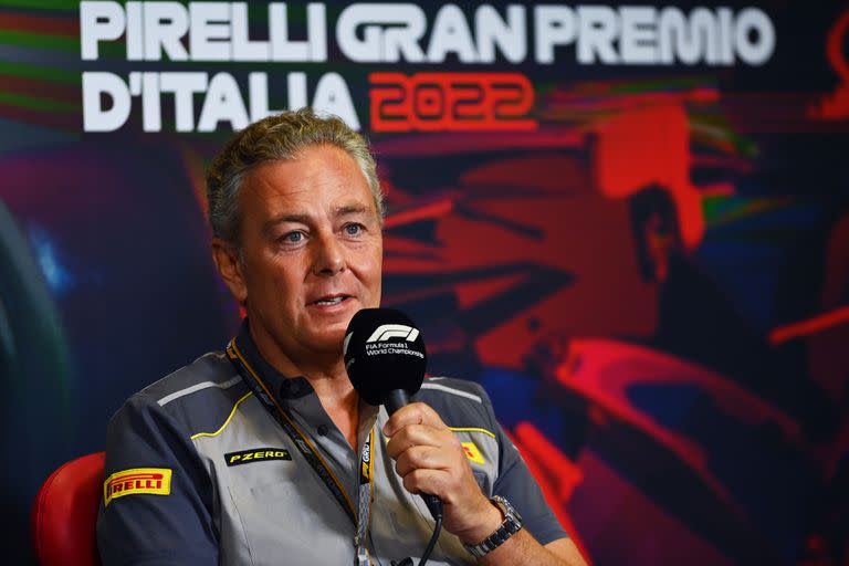  Mario Isola,  el jefe de Pirelli para fórmula 1, declaró que “cualquier paso que acerque al deporte automotor a los objetivos de sustentabilidad es muy importante, y uno es abandonar el uso de las mantas térmicas para evitar el consumo de electricidad para calentar los neumáticos antes de usarlos” (Photo by Dan Mullan/Getty Images)