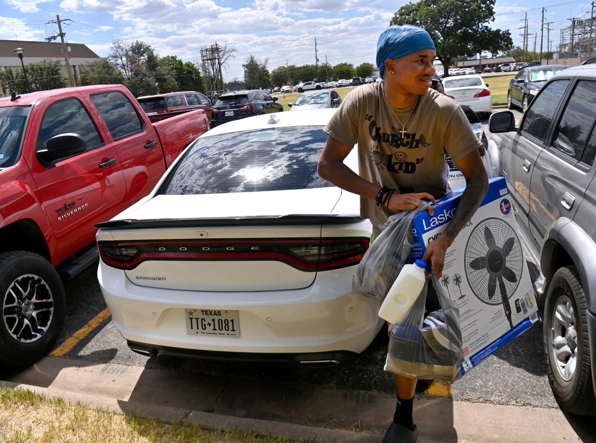 College Students Begin Fall Semester Move-In