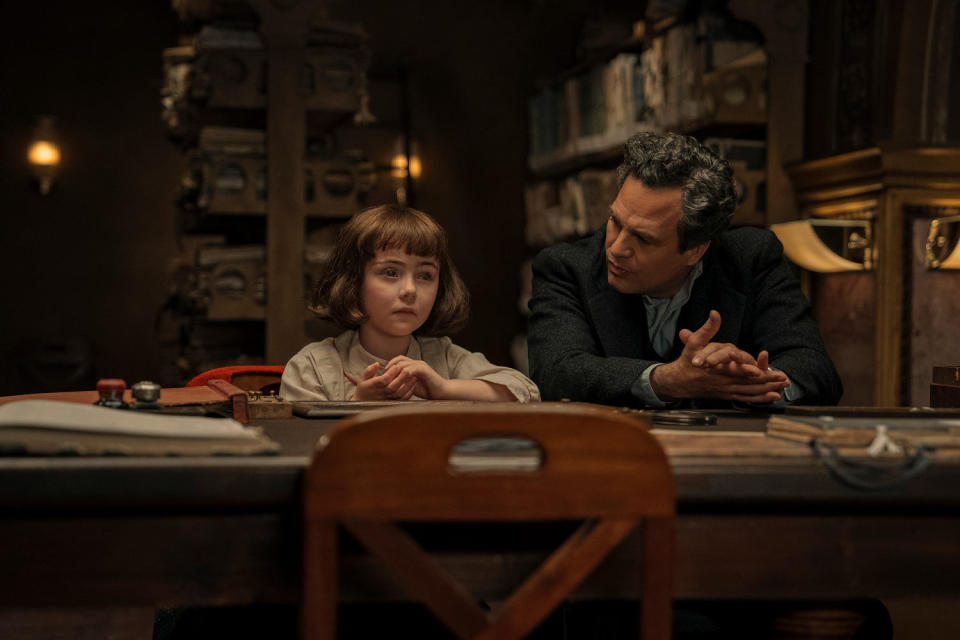 Nell Sutton and Mark Ruffalo. (ATSUSHI NISHIJIMA/NETFLIX)