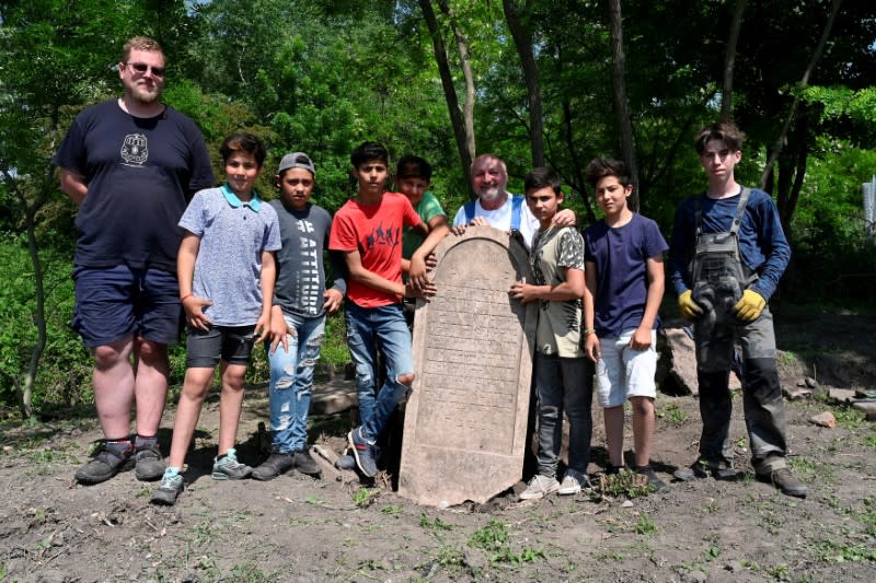 Slovak Roma teens help to restore forgotten Jewish cemetery, in Vinodol