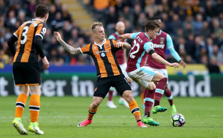 Kamil Grosicki (centre)