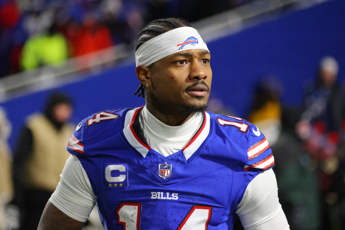 Buffalo Bills Trade Stefon Diggs to Houston Texans for Draft Picks