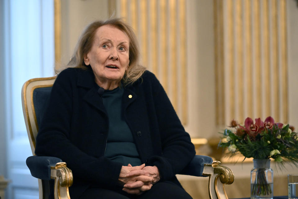 La escritora francesa Annie Ernaux, ganadora del Premio Nobel de Literatura 2022, en una conferencia de prensa en Estocolmo el 6 de diciembre de 2022. Ernaux y la mayoría de los galardonados con el Nobel recibirán el premio el sábado en una ceremonia en Estocolmo a la que asistirá la familia real sueca. (Anders Wiklund/TT News Agency vía AP)